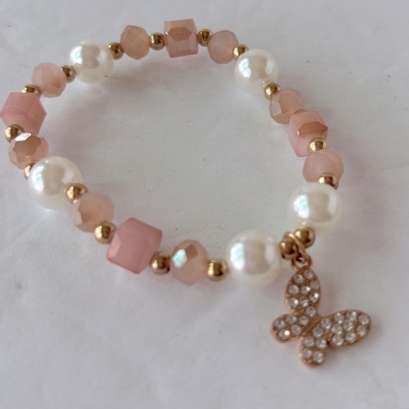 Handmade Pink and Faux Pearl beaded Bracelet Butterfly Charm - Picture 1 of 2